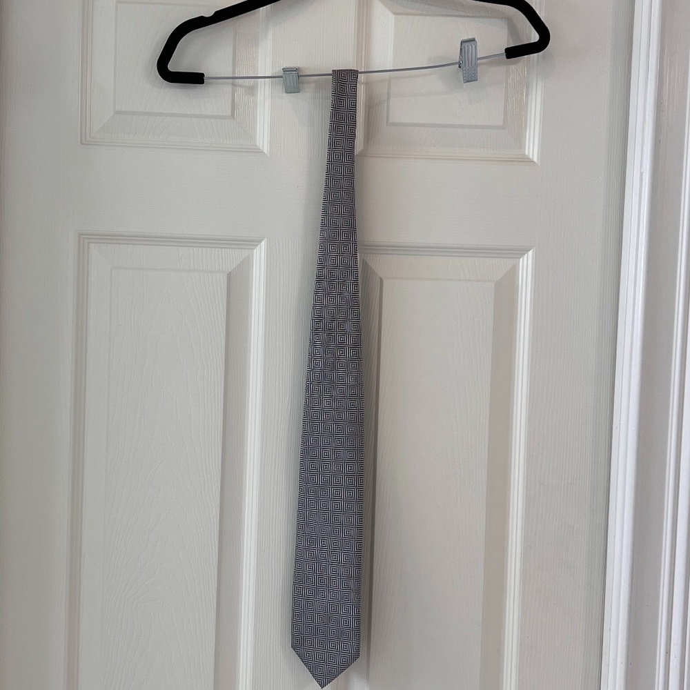 Thomas Pink Men's Designer Silk Neck Tie Black and White Geometric Pattern